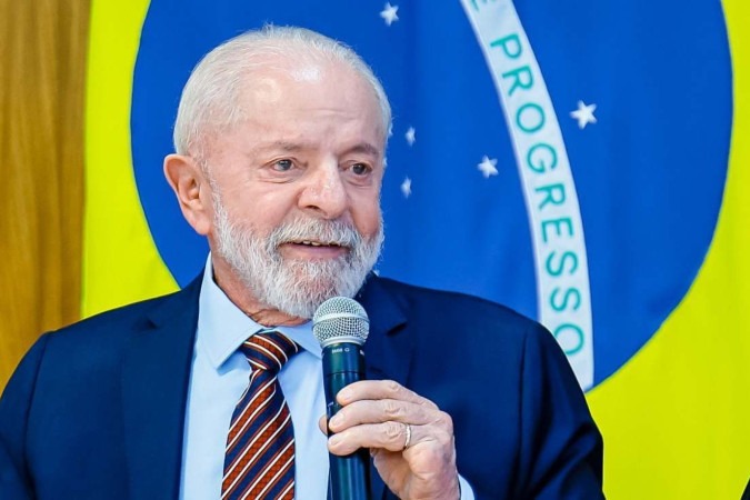 Lula internado: Quadro Estável Após Cirurgia de Emergência