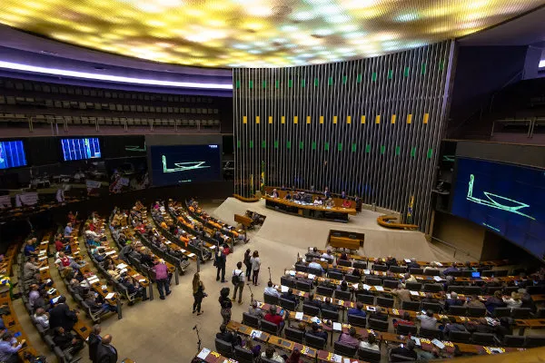 Câmara Deve Votar Urgências do Pacote Fiscal