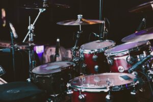 Qual o cantor mais rico do Brasil em 2025? 2 Imagem ilustrativa dos maiores cantores brasileiros de 2025, com destaque para Roberto Carlos, símbolo de sucesso, patrimônio e longevidade na música nacional. - Foto: Pixabay